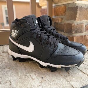 Jordan Black & White High-Top Football Cleats Boys Sz 5.5